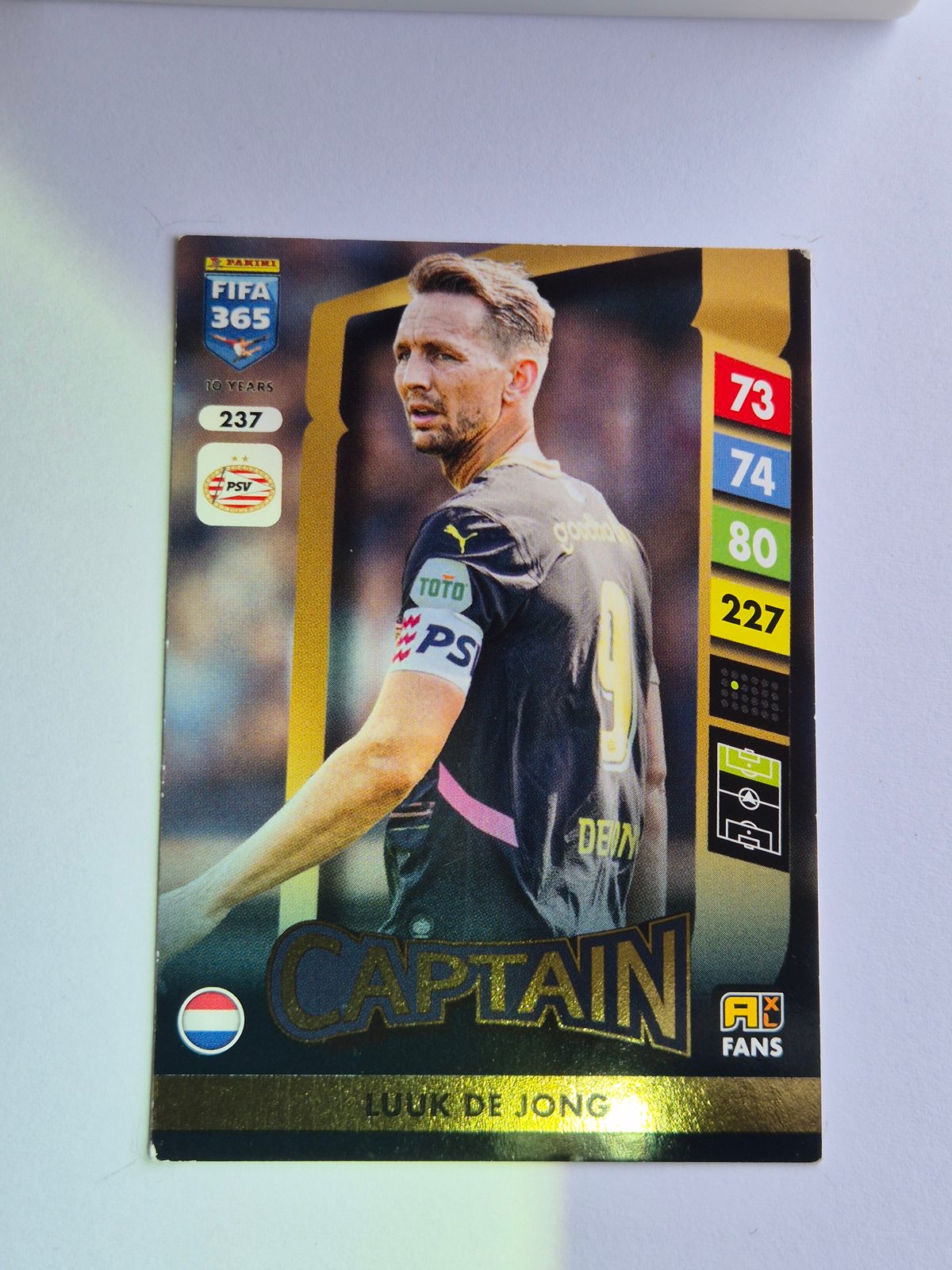 Luuk de Jong – PSV – Panini FIFA 365 10 Years #237 Captain