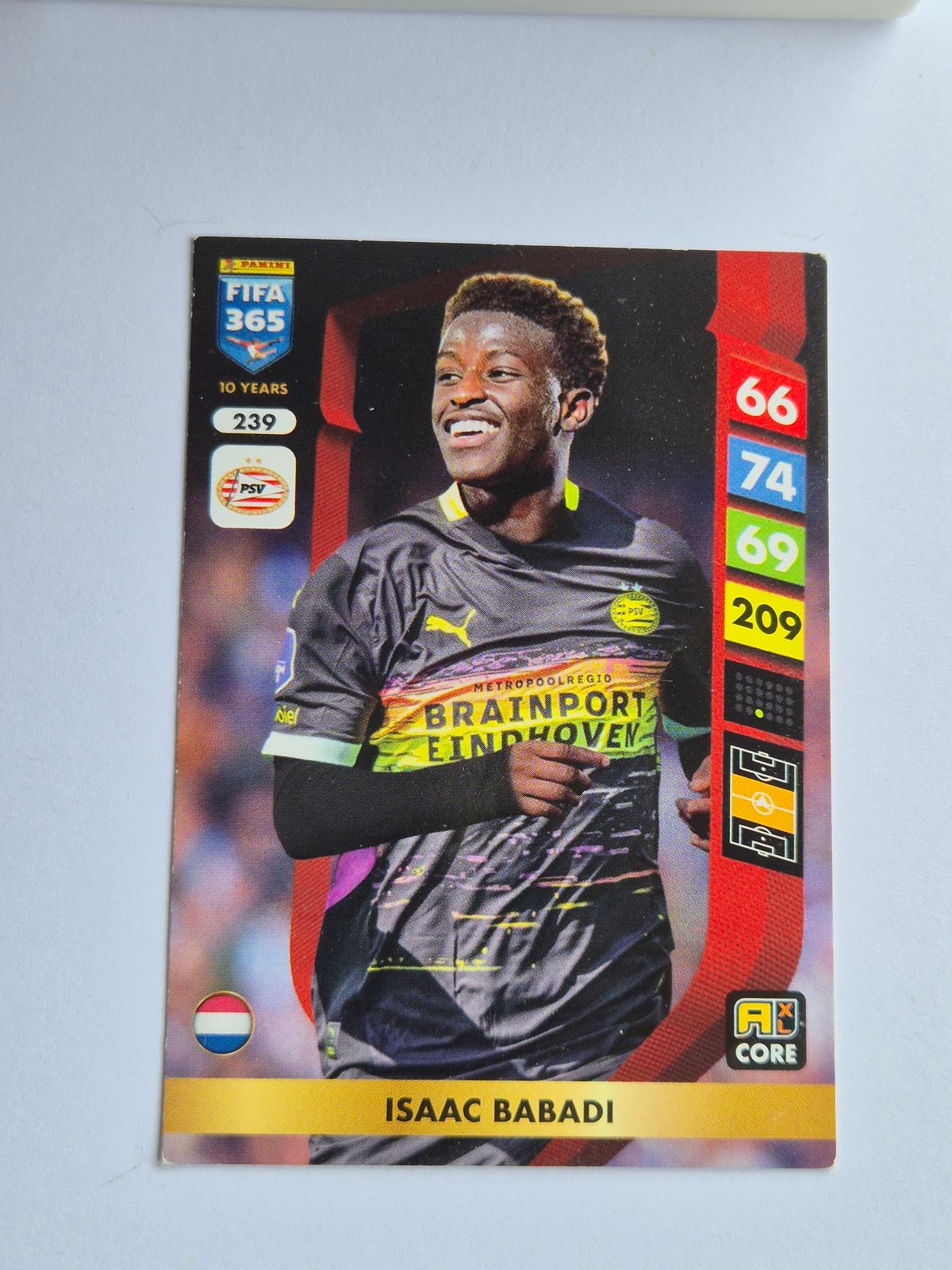 Isaac Babadi – PSV – Panini FIFA 365 10 Years 2023/24 #239 Base